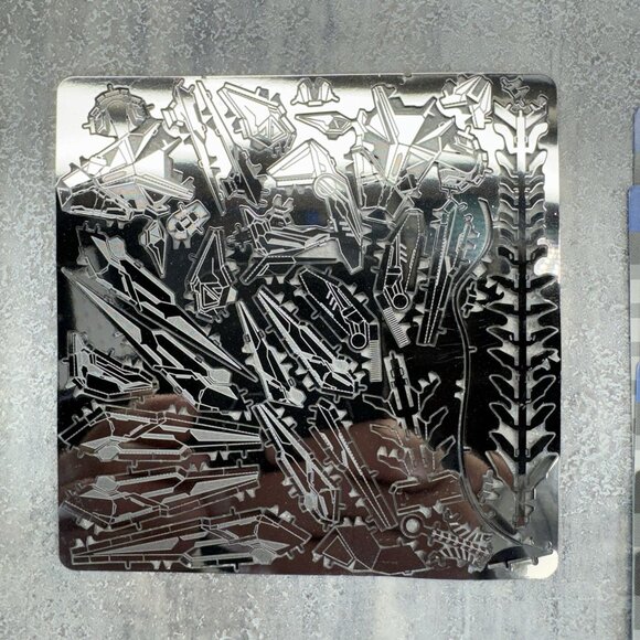 Metal Earth Halo 5 Guardian with Hardcase NO GAME Unpunched - Picture 6 of 12